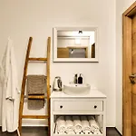 Počitniška hiša Lux House Natura With Sauna & Hot Tub Borst (Brezice)