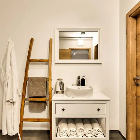 Vakantiehuis Lux House Natura With Sauna & Hot Tub Borst (Brezice)