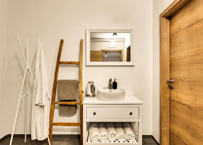 Ferienhaus Lux House Natura With Sauna & Hot Tub Borst (Brezice)